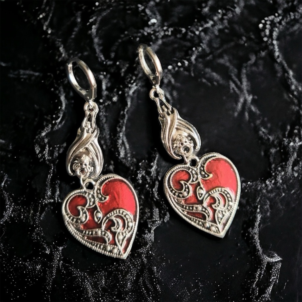 1 Pair Gothic Bat Heart Love Shape Pendant Round Buckle Silver Plated Earrings - Picture 9 of 12